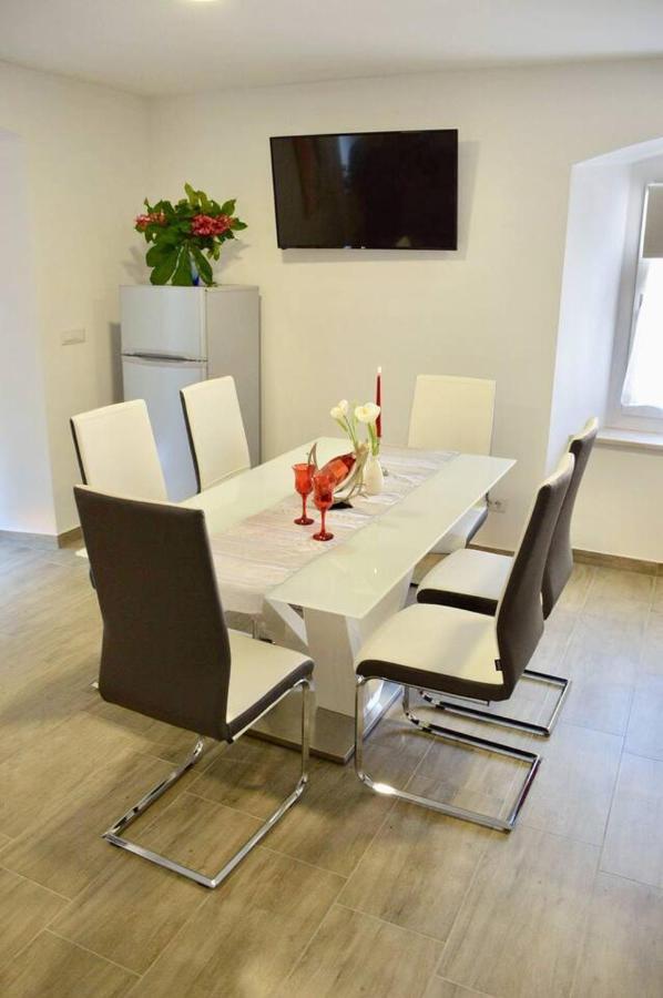 Old Town Apartment Popovic Врсар Экстерьер фото